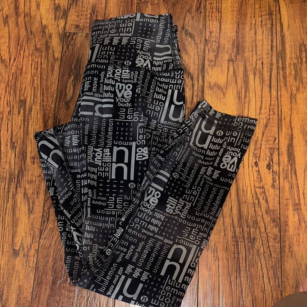 Lulu Wunder Train Logo leggings
